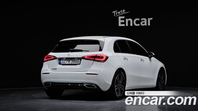 Mercedes-Benz A-Class W177 A220 Hatchback - фото 1