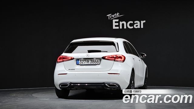 Mercedes-Benz A-Class W177 A220 Hatchback - фото 3