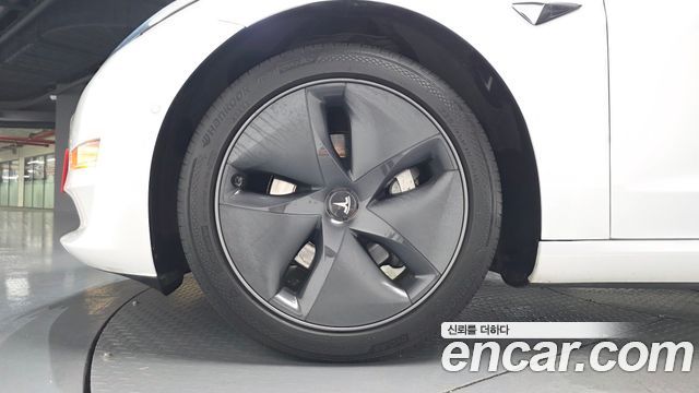 Tesla Model 3 Long Range AWD - фото 3
