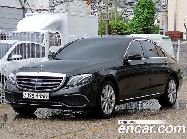 Mercedes-Benz E-Class W213 E300 4MATIC Exclusive - фото 1