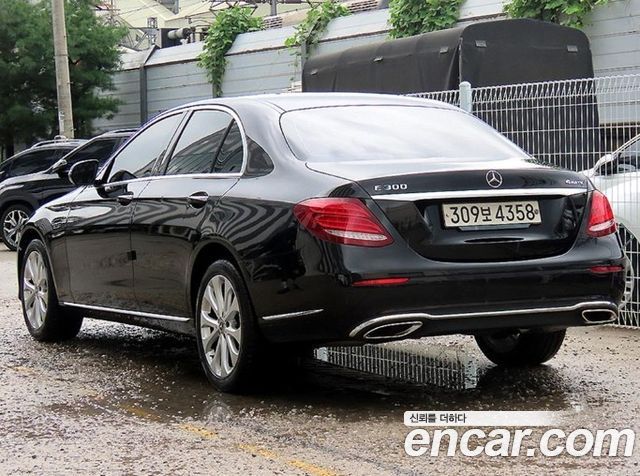 Mercedes-Benz E-Class W213 E300 4MATIC Exclusive - фото 2