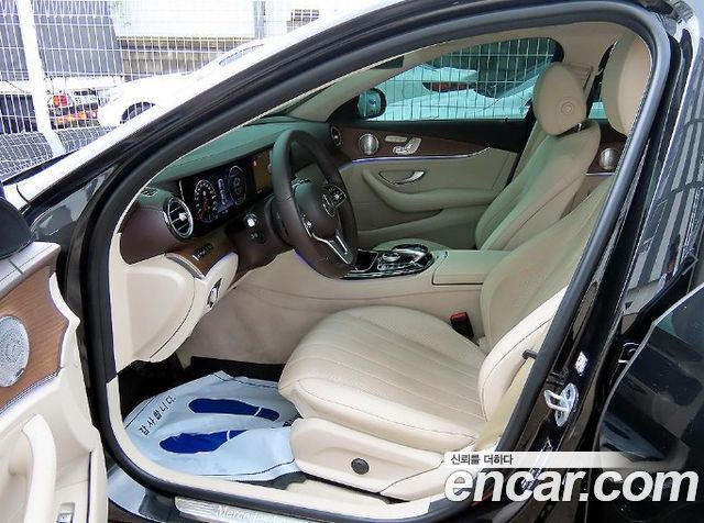 Mercedes-Benz E-Class W213 E300 4MATIC Exclusive - фото 4