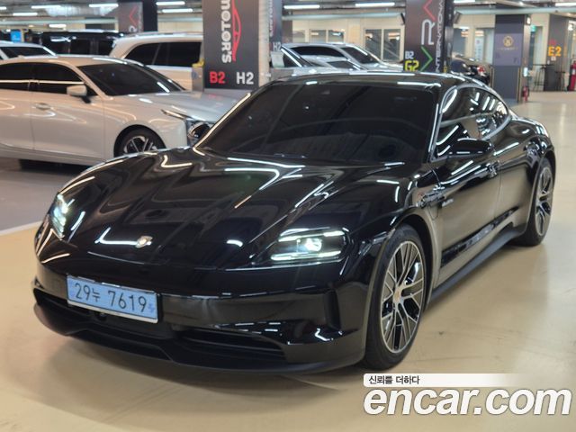Porsche Taycan Base 4 - фото 0