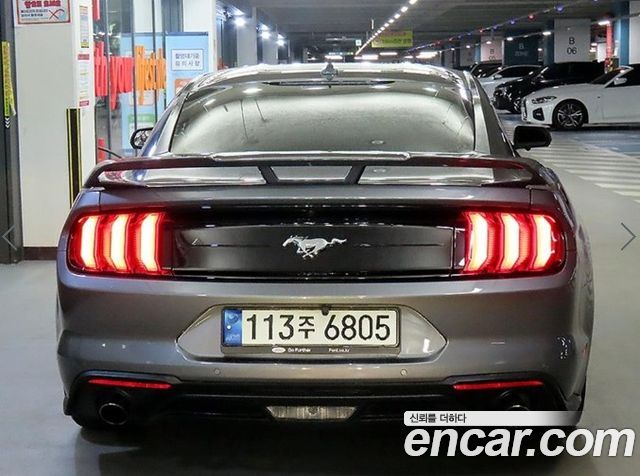 Ford Mustang Coupe - фото 4