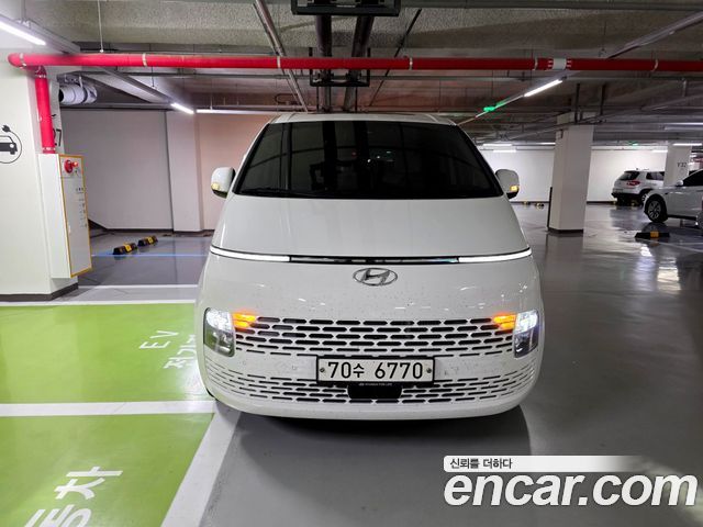 Hyundai Staria Tourer 9-Seater Modern - фото 1