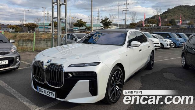 BMW 7-Series G70 740d xDrive M Sport - фото 1