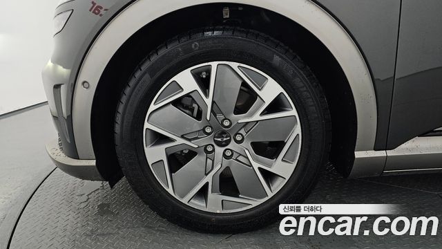 Genesis GV60 Standard - фото 3