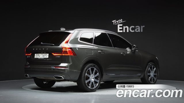 Volvo XC60 2-го поколения D5 Inscription - фото 1