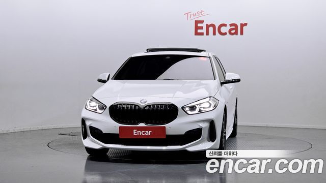 BMW 1-Series F40 120i M Sports - фото 2