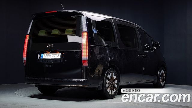 Hyundai Staria 4WD Lounge 9-Seater Inspiration - фото 1