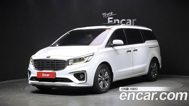 Kia Carnival Новый 9-Seater Luxury - фото 0