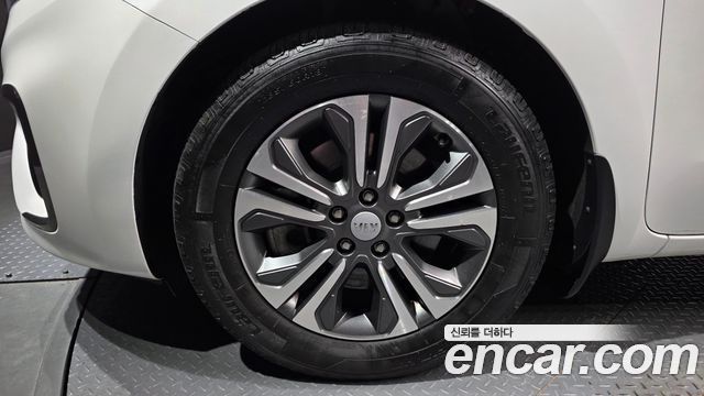 Kia Carnival Новый 9-Seater Luxury - фото 4