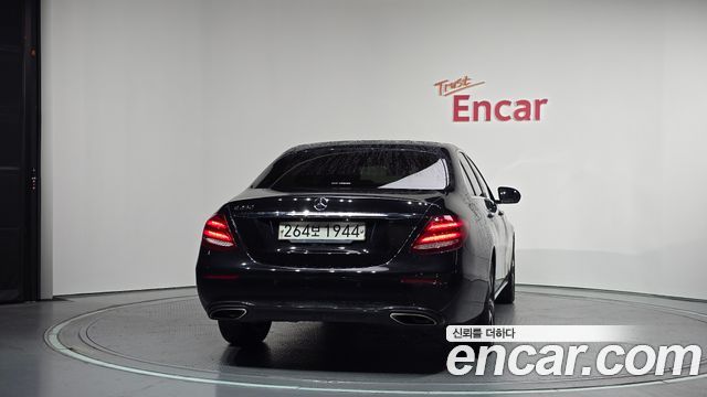 Mercedes-Benz E-Class W213 E250 Avantgarde - фото 3