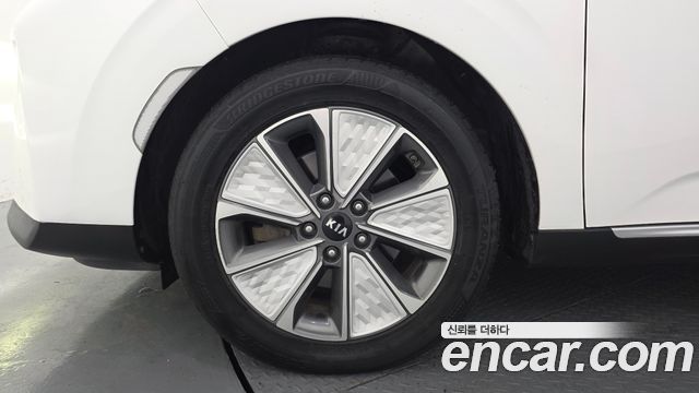 Kia Soul EV Noblesse - фото 4
