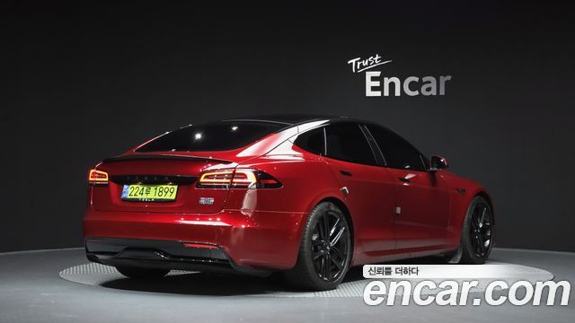 Tesla Model S AWD - фото 1