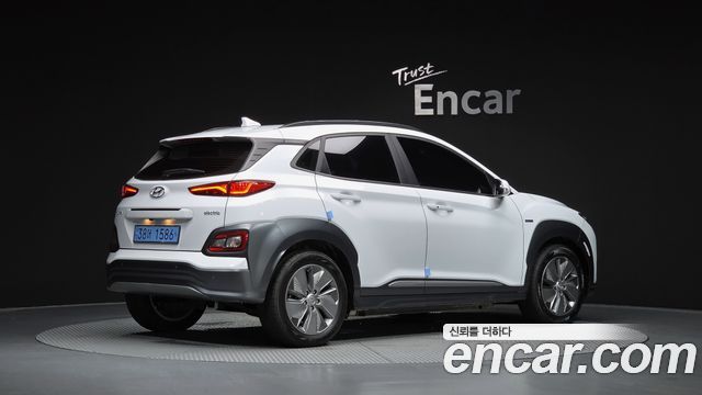 Hyundai Kona Premium - фото 1
