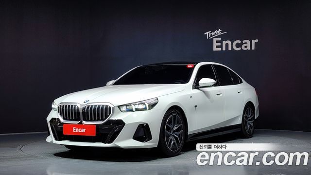 BMW 5-Series G60 520i M Sport - фото 0