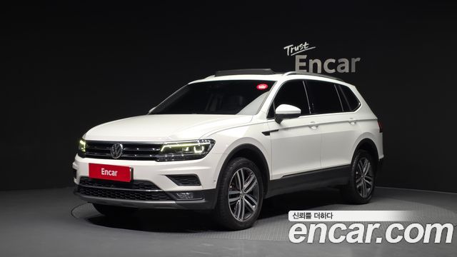 Volkswagen Tiguan 2.0 TDI Prestige - фото 0