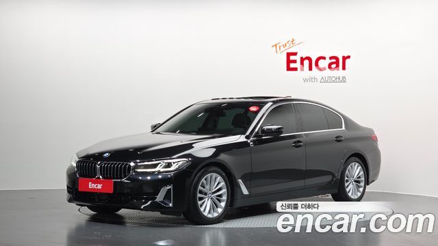 BMW 5-Series G30 520i Luxury - фото 0