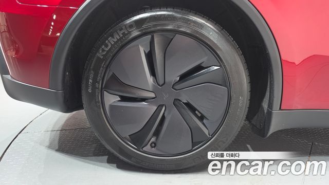 Tesla Model Y Long Range AWD - фото 3