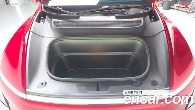 Tesla Model Y Long Range AWD - фото 4