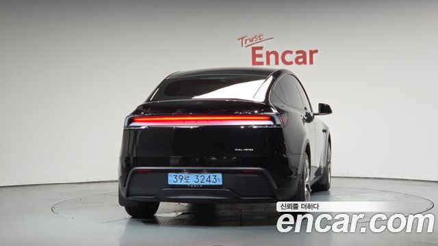 Tesla Model Y Long Range AWD - фото 2