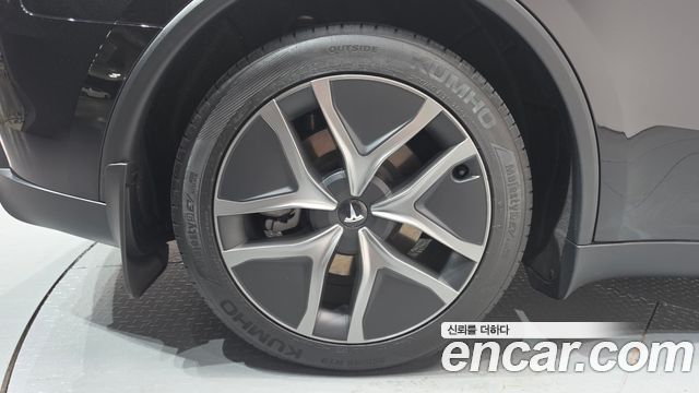 Tesla Model Y Long Range AWD - фото 3