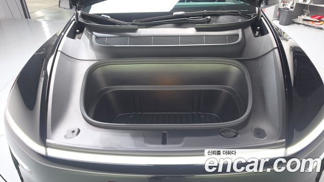 Tesla Model Y Long Range AWD - фото 4