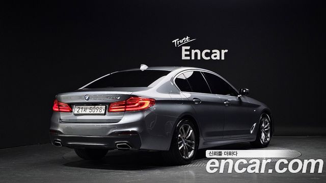 BMW 5-Series G30 520d M Sport Package Plus - фото 1