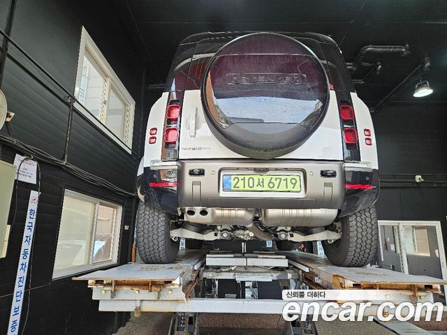 Land Rover Defender L663 110 D250 X-Dynamic SE - фото 1