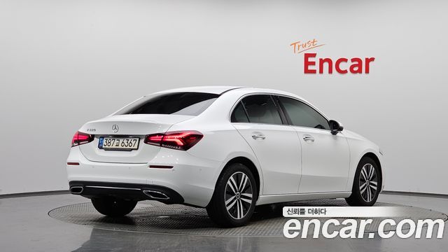 Mercedes-Benz A-Class W177 A220 Sedan - фото 0