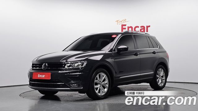 Volkswagen Tiguan 2-го поколения 2.0 TDI Premium - фото 0