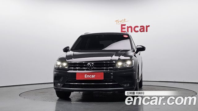 Volkswagen Tiguan 2-го поколения 2.0 TDI Premium - фото 2