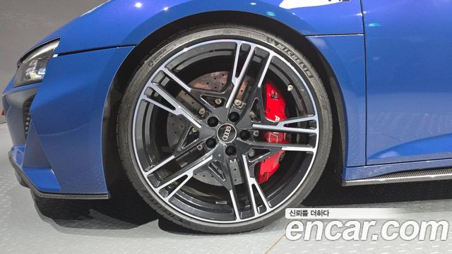 Audi R8 5.2 V10 Performance Coupe - фото 4