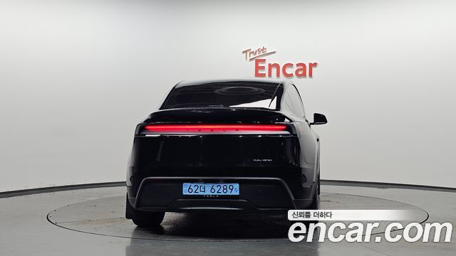 Tesla Model Y Long Range AWD - фото 2