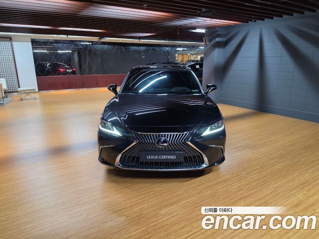 Lexus ES 300h 7-го поколения Luxury Plus - фото 2