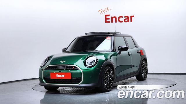 Mini Cooper S 4-го поколения 5 Door Favoured - фото 0