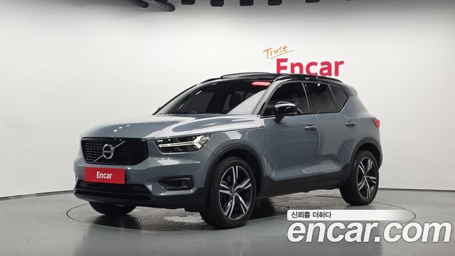 Volvo XC40 T4 R-Design - фото 0