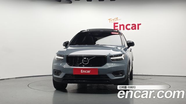 Volvo XC40 T4 R-Design - фото 2