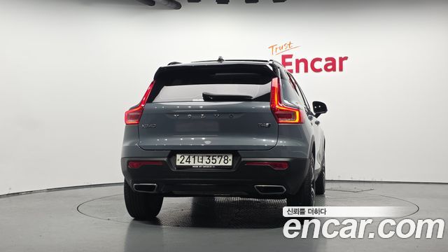 Volvo XC40 T4 R-Design - фото 3