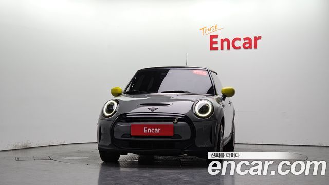 Mini Cooper Electric SE Electric 3rd - фото 1