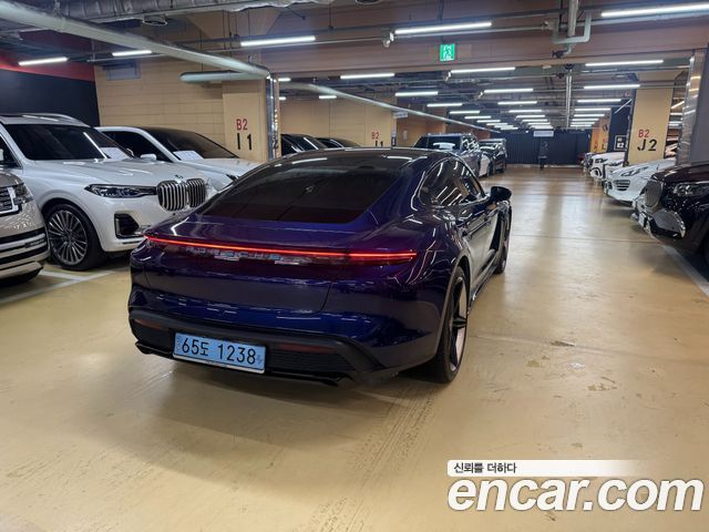 Porsche Taycan GTS - фото 1