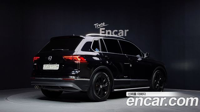 Volkswagen Tiguan 2-го поколения 2.0 TDI Premium - фото 1