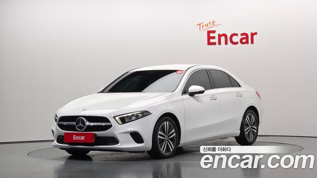 Mercedes-Benz A-Class W177 A220 Sedan - фото 0