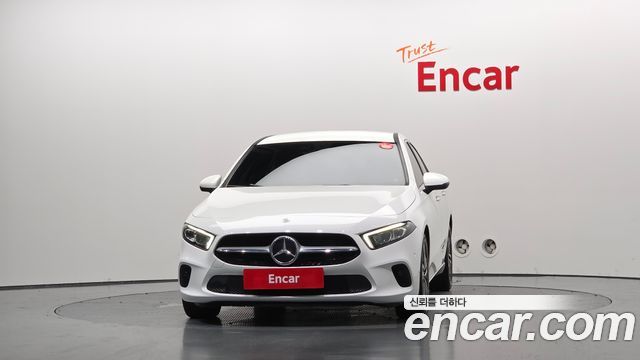 Mercedes-Benz A-Class W177 A220 Sedan - фото 2