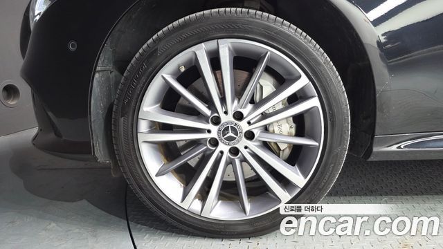 Mercedes-Benz CLS-Class C257 CLS400d 4MATIC - фото 4