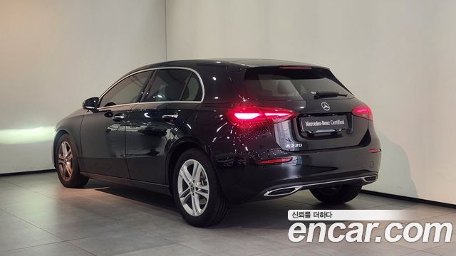 Mercedes-Benz A-Class W177 A220 Hatchback - фото 3
