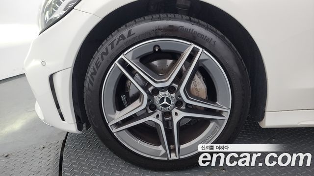 Mercedes-Benz C-Class W205 C220 d 4MATIC AMG Line - фото 4