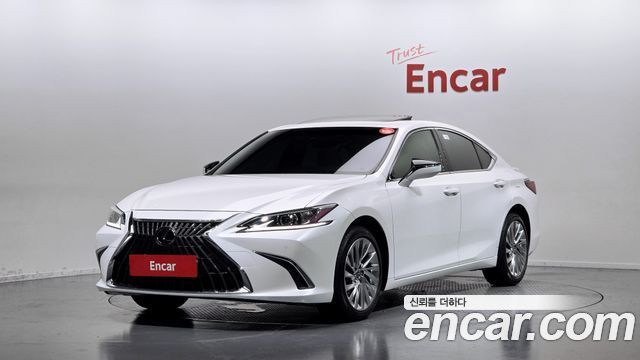 Lexus ES 300h 7-го поколения Luxury Plus - фото 0