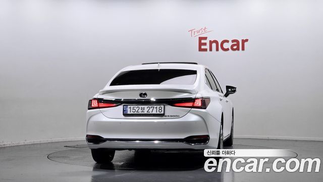 Lexus ES 300h 7-го поколения Luxury Plus - фото 3